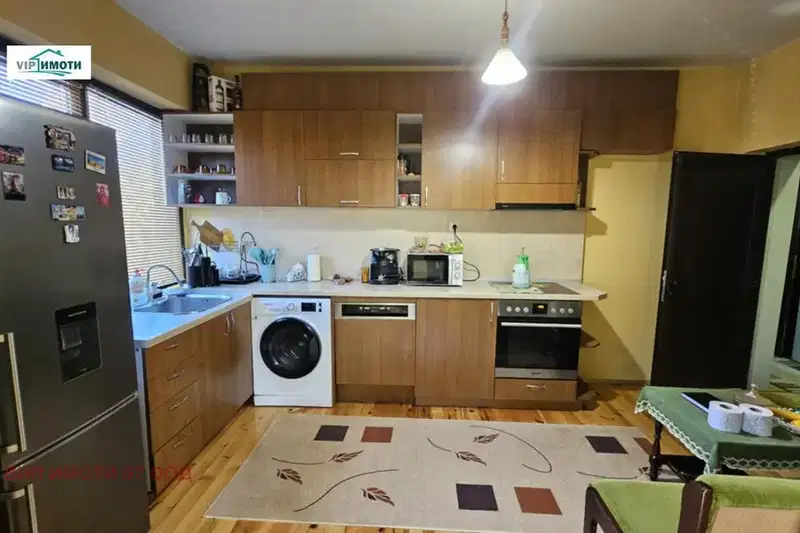 Floor of House in Lovech, Shirok Centyr