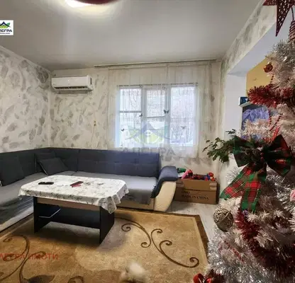 Снимка 2 — Етаж от къща в Пазарджик, Ставропол