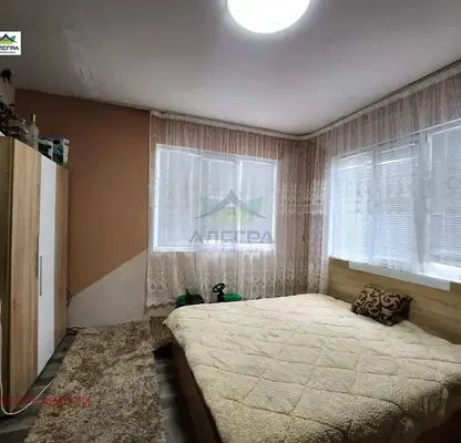 Снимка 5 — Етаж от къща в Пазарджик, Ставропол