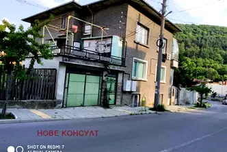 Етаж от къща в Шумен, Томбул джамия