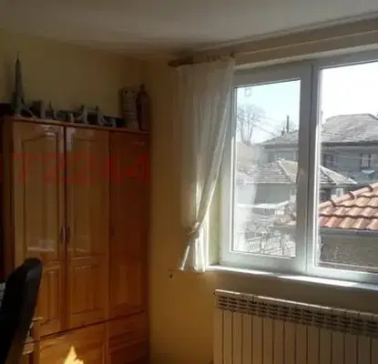 Photo 4 — Floor of House in Раз, Варош