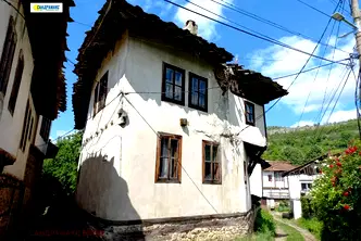 Етаж от къща в Ловеч, Вароша