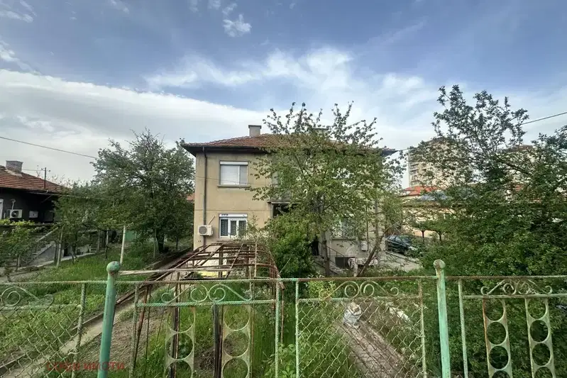 Етаж от къща в Кърджали, Веселчане