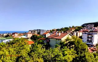 Етаж от къща във Варна, Виница