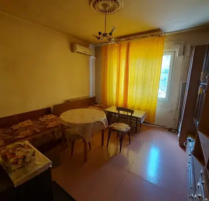 Photo 2 — Floor of House in Shumen, Voenno Uchilishte
