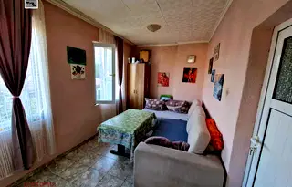 Етаж от къща в Пазарджик, Запад
