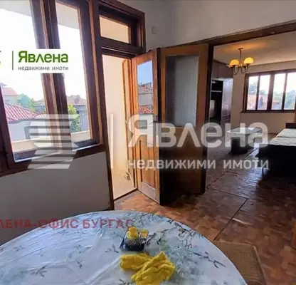 Снимка 2 — Етаж от къща в Бургас, Царево