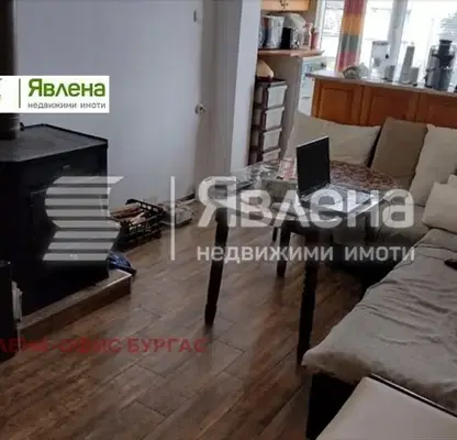 Снимка 2 — Етаж от къща в Бургас, Царево