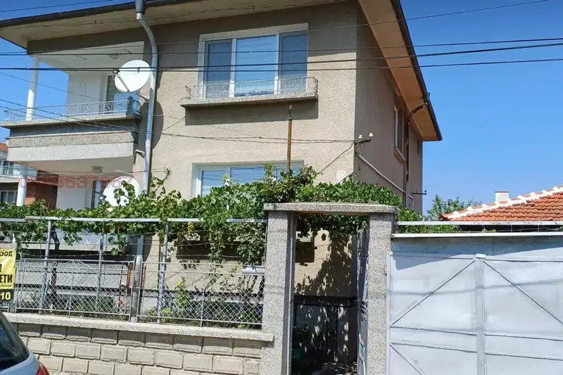 Етаж от къща в Бургас, Карнобат