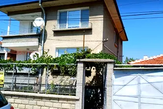 Етаж от къща в Бургас, Карнобат