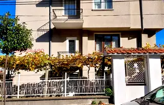 Етаж от къща в Бургас, Обзор