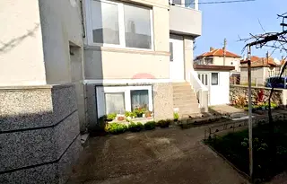 Етаж от къща в Добрич, Каварна