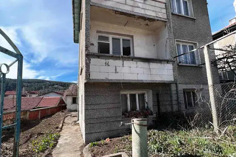 Етаж от къща в Кюстендил, Дупница