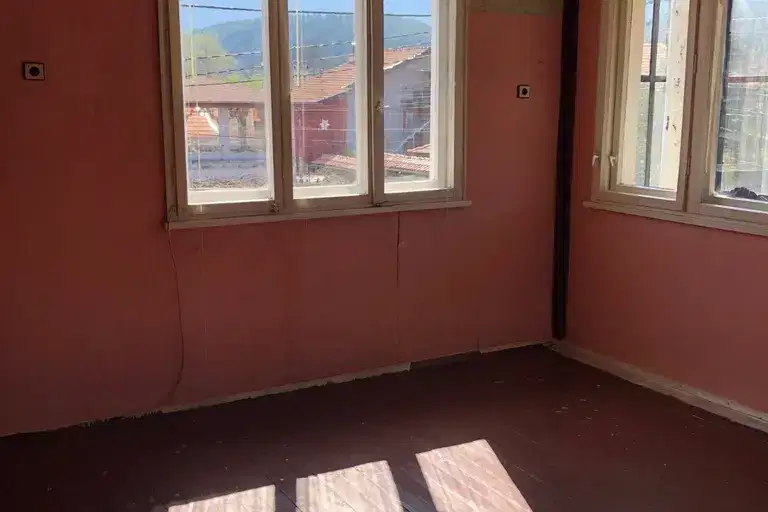 Етаж от къща в Кюстендил, Дупница