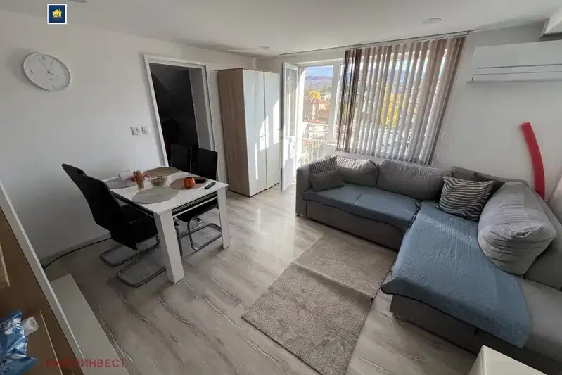 Floor of House in Oblast Pazardjik, Велин