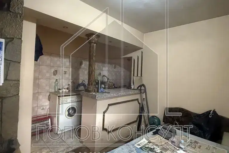 Етаж от къща с тераса и гледка към планината в Асеновград