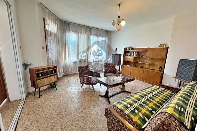 Floor of House in Oblast Plovdiv, Асенов