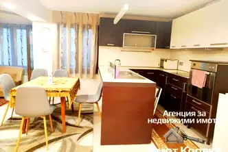 Етаж от къща в Пловдив, Асенов