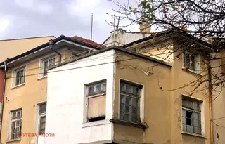Етаж от къща в Пловдив, Карлово