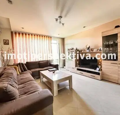 Photo 5 — Floor of House in Oblast Plovdiv, Pyrvenec