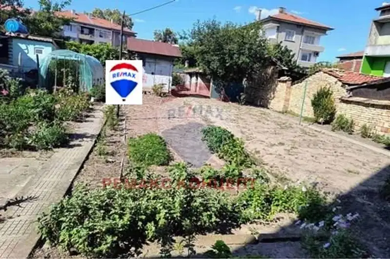 Floor of House in Oblast Shumen, Novi Pazar