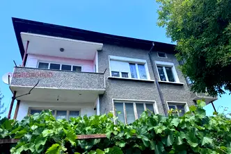Етаж от къща в Шумен, Нови пазар
