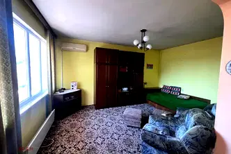 Етаж от къща в Шумен, Нови пазар