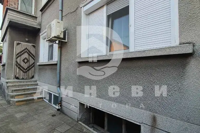 Етаж от къща в Стара Загора, Чирпан