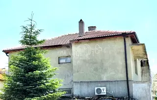Етаж от къща във Варна, Аксаково