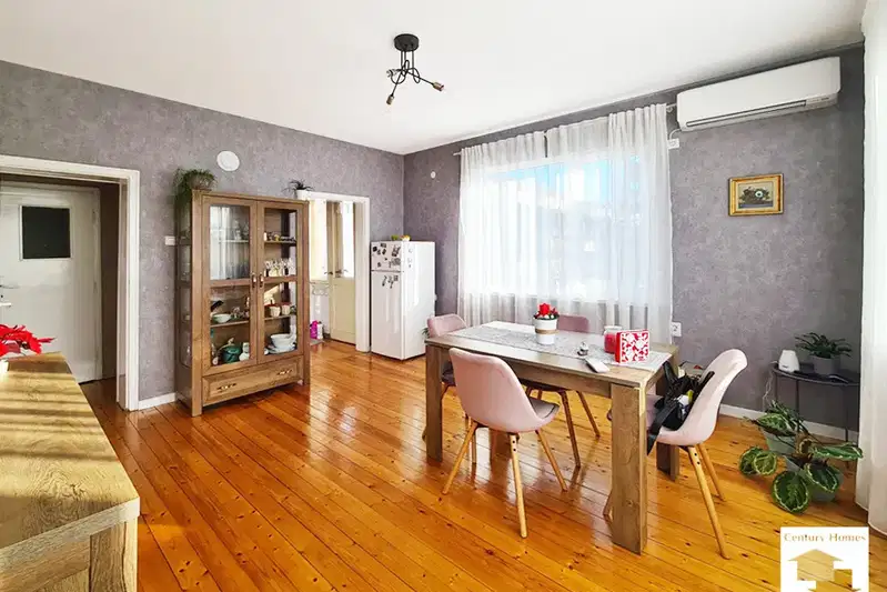 Floor of House in Oblast Veliko Tyrnovo, Gorna Oryahovica