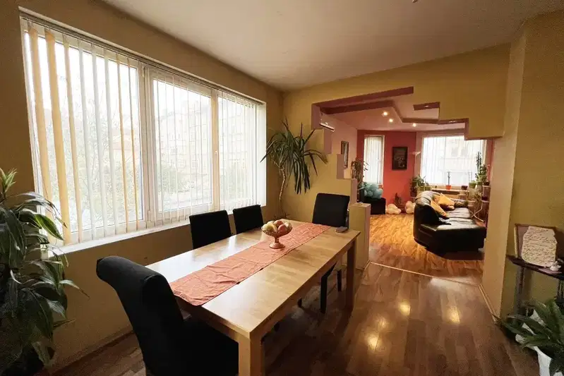 Floor of House in Oblast Veliko Tyrnovo, Gorna Oryahovica