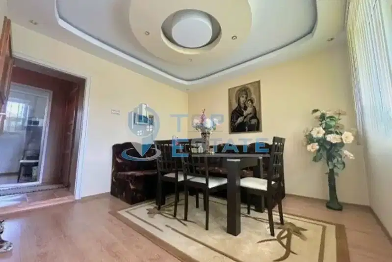 Floor of House in Oblast Veliko Tyrnovo, Gorna Oryahovica