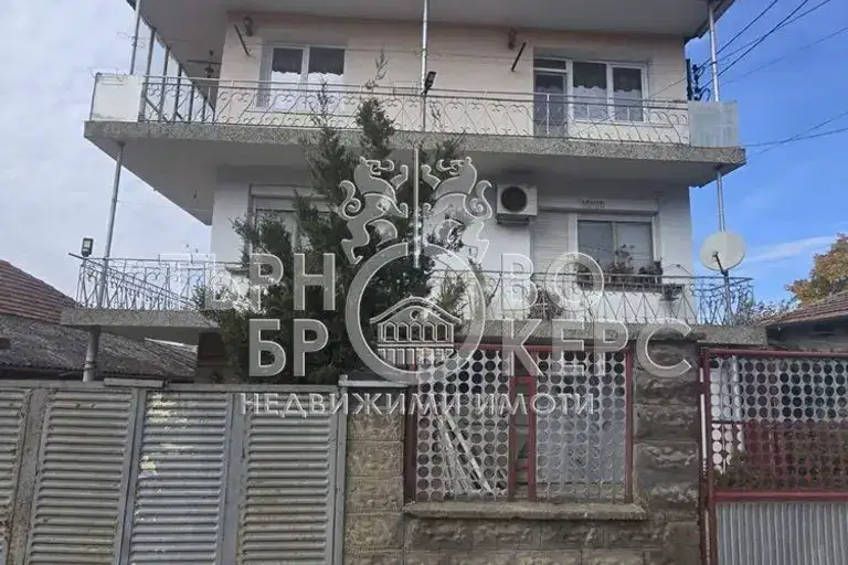 Floor of House in Oblast Veliko Tyrnovo, Pavlikeni
