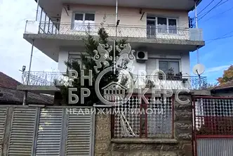 Етаж от къща във Велико Търново, Павликени