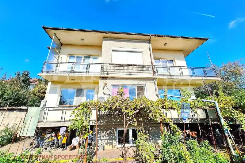 Floor of House in Oblast Veliko Tyrnovo, Polski Trymbesh