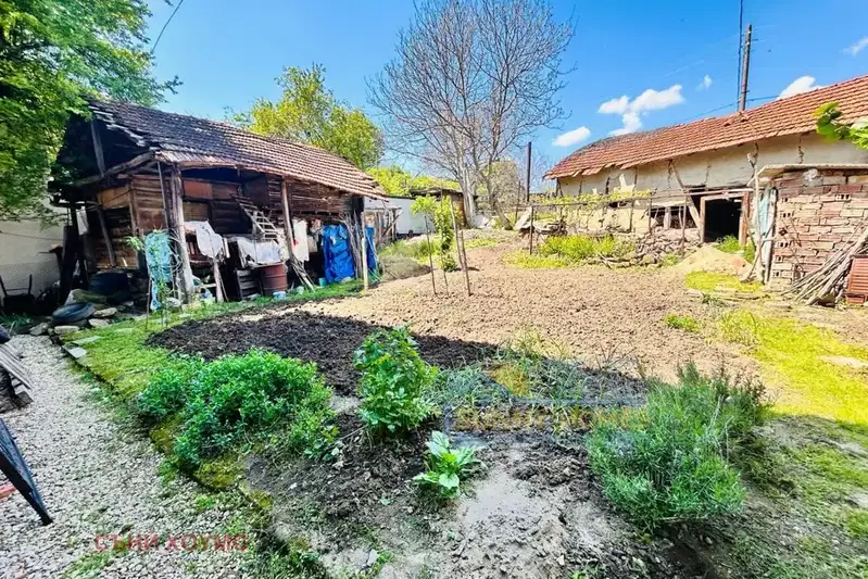 Floor of House in Oblast Veliko Tyrnovo, Strajica