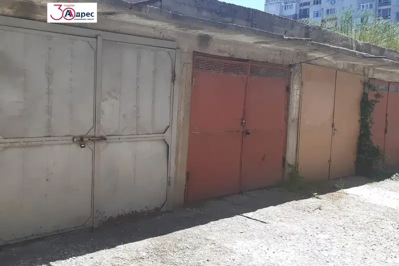 Garage/Parking in Dobrich, Balik
