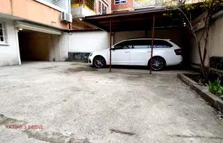 Гараж/Паркомясто в София, Белите брези