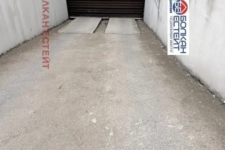 Гараж/Паркомясто във Велико Търново, Бузлуджа