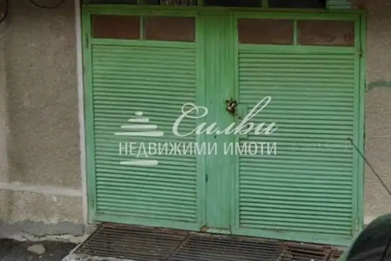 Garage/Parking in Shumen, Centyr