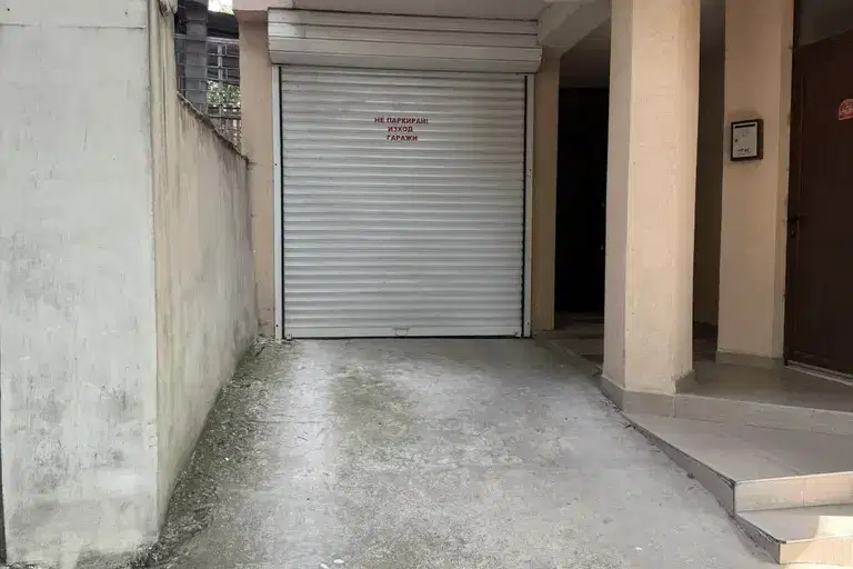 Гараж/Паркомясто във Варна, Център