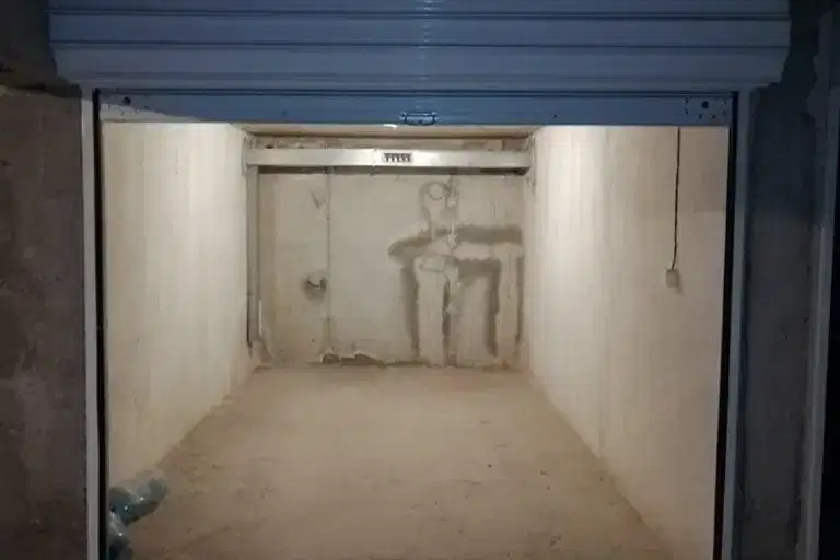 Garage/Parking in Kyrdjali, Centyr