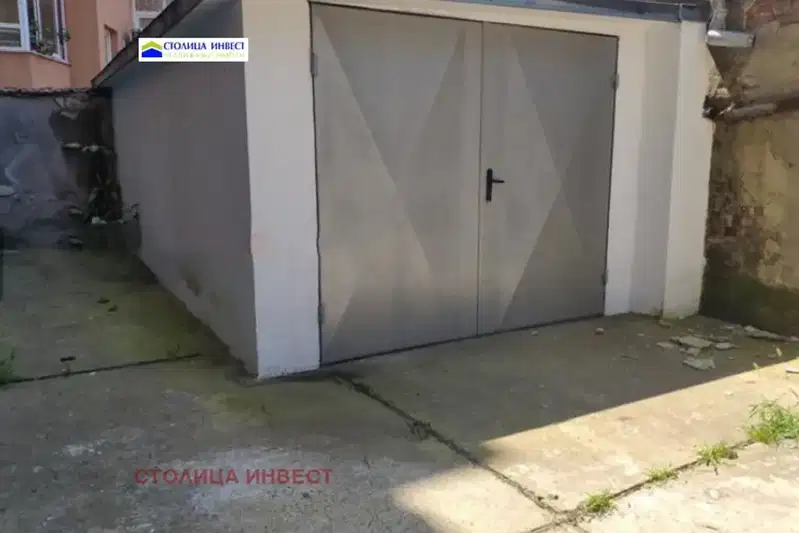 Garage/Parking in Ruse, Centyr