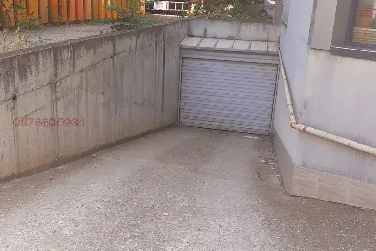 Гараж/Паркомясто в Добрич, Център