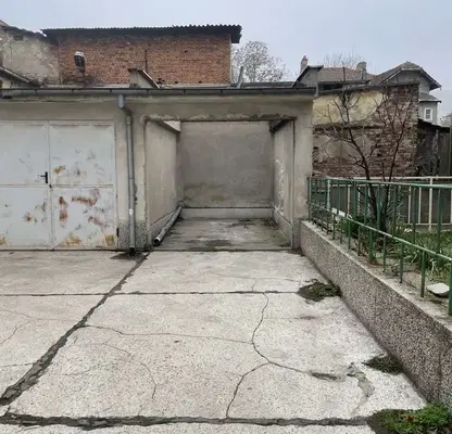Photo 2 — Garage/Parking in Ruse, Centyr