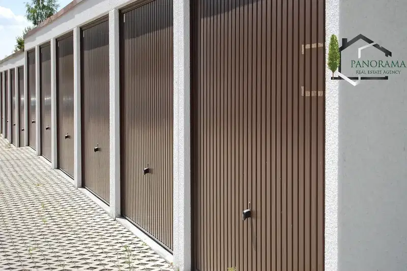 Garage/Parking in Shumen, Centyr