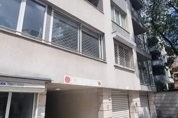 Гараж/Паркомясто в София, Център