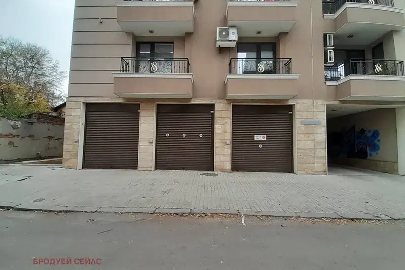Garage/Parking in Sofiya, Centyr