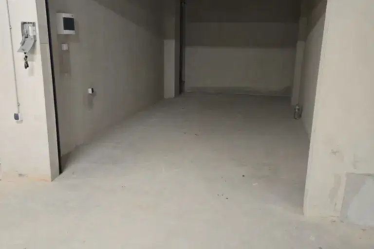 Garage/Parking in Sofiya, Dyrvenica