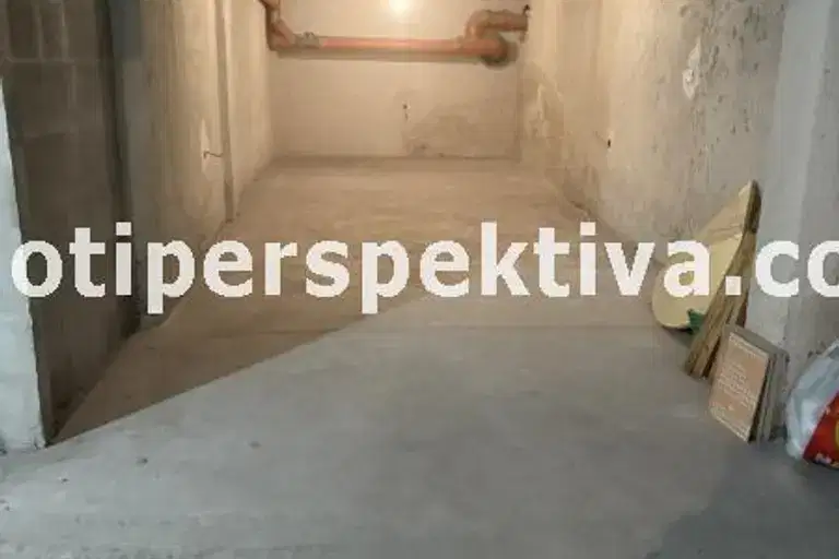 Гараж/Паркомясто в Пловдив, Кършияка
